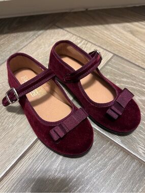 NEW! Girls Velvet Mary Jane Dress Shoes with Decorative Bow - Burgundy